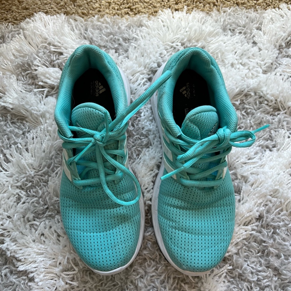 Adidas Cloudfoam sneaker size 7.5
